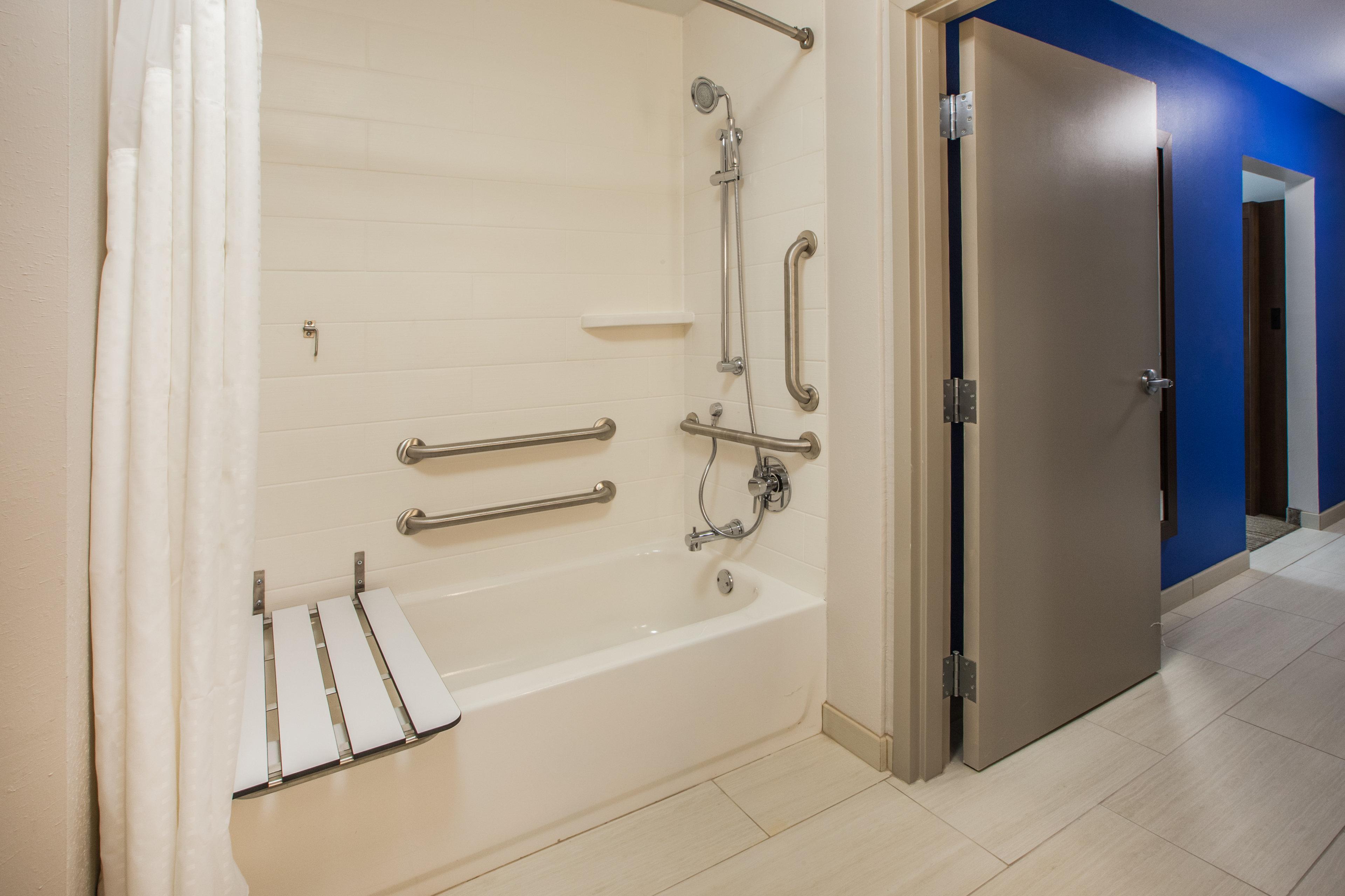Holiday Inn Express Hotel & Suites Boston - Marlboro By Ihg Hudson Bagian luar foto