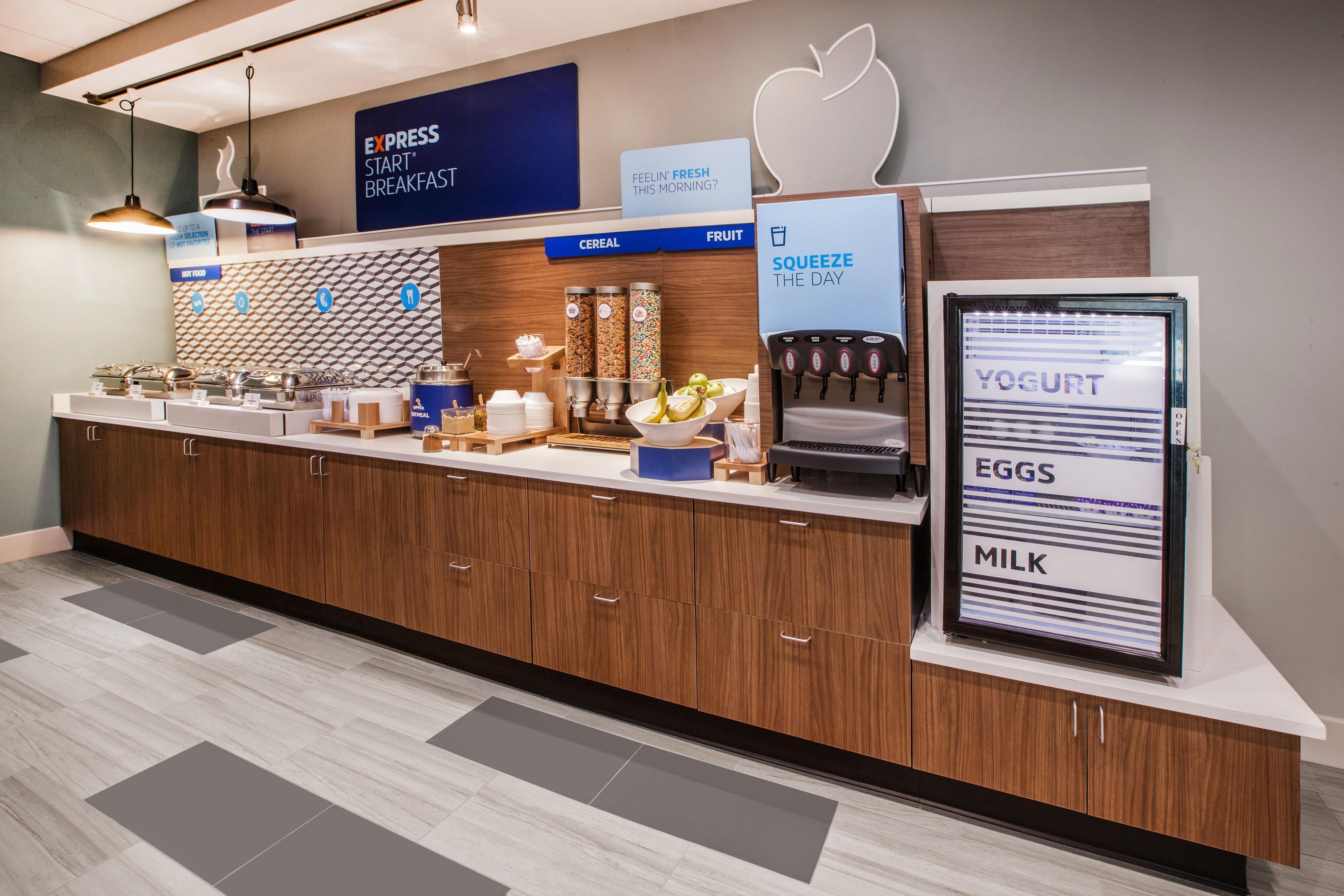 Holiday Inn Express Hotel & Suites Boston - Marlboro By Ihg Hudson Bagian luar foto