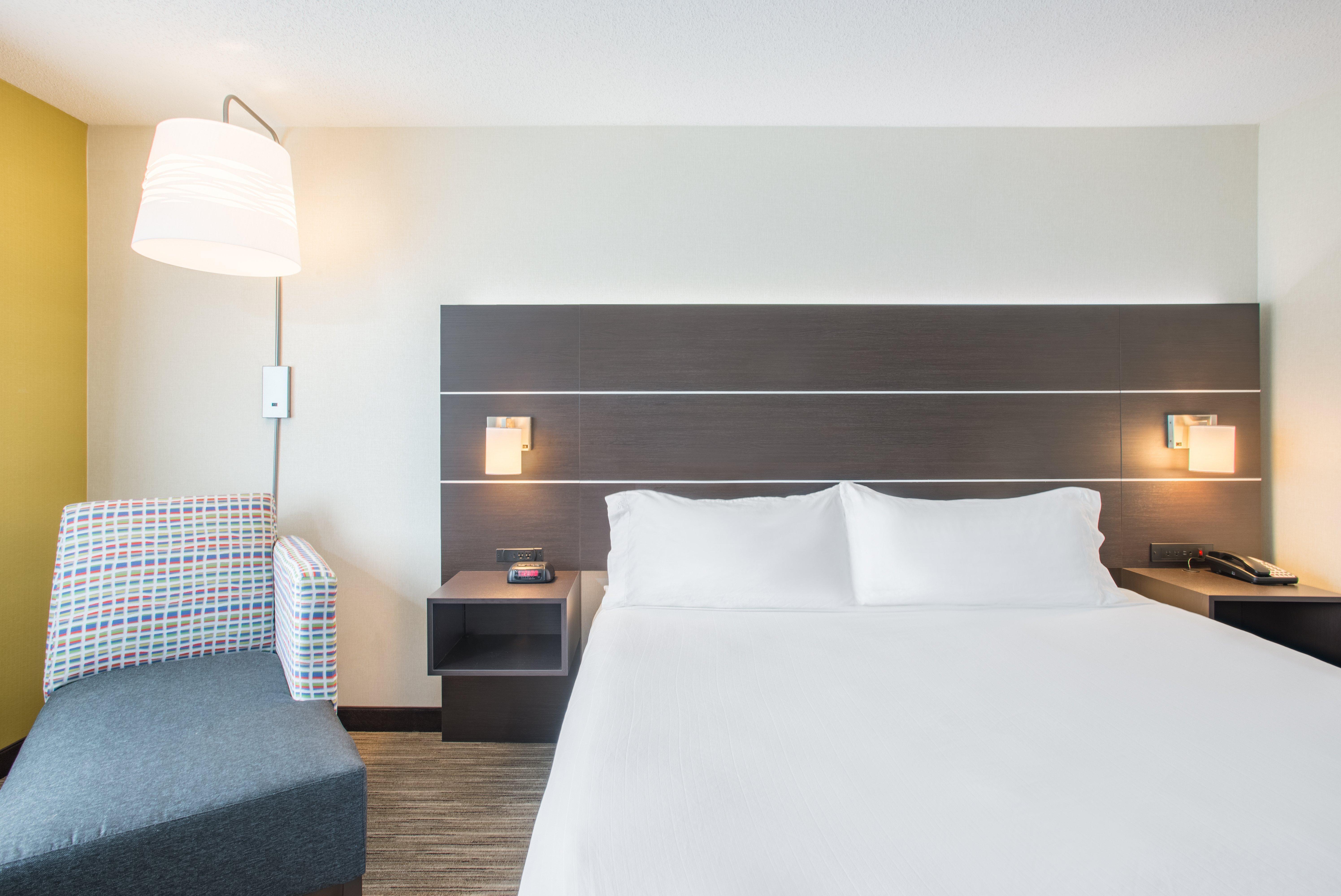 Holiday Inn Express Hotel & Suites Boston - Marlboro By Ihg Hudson Bagian luar foto