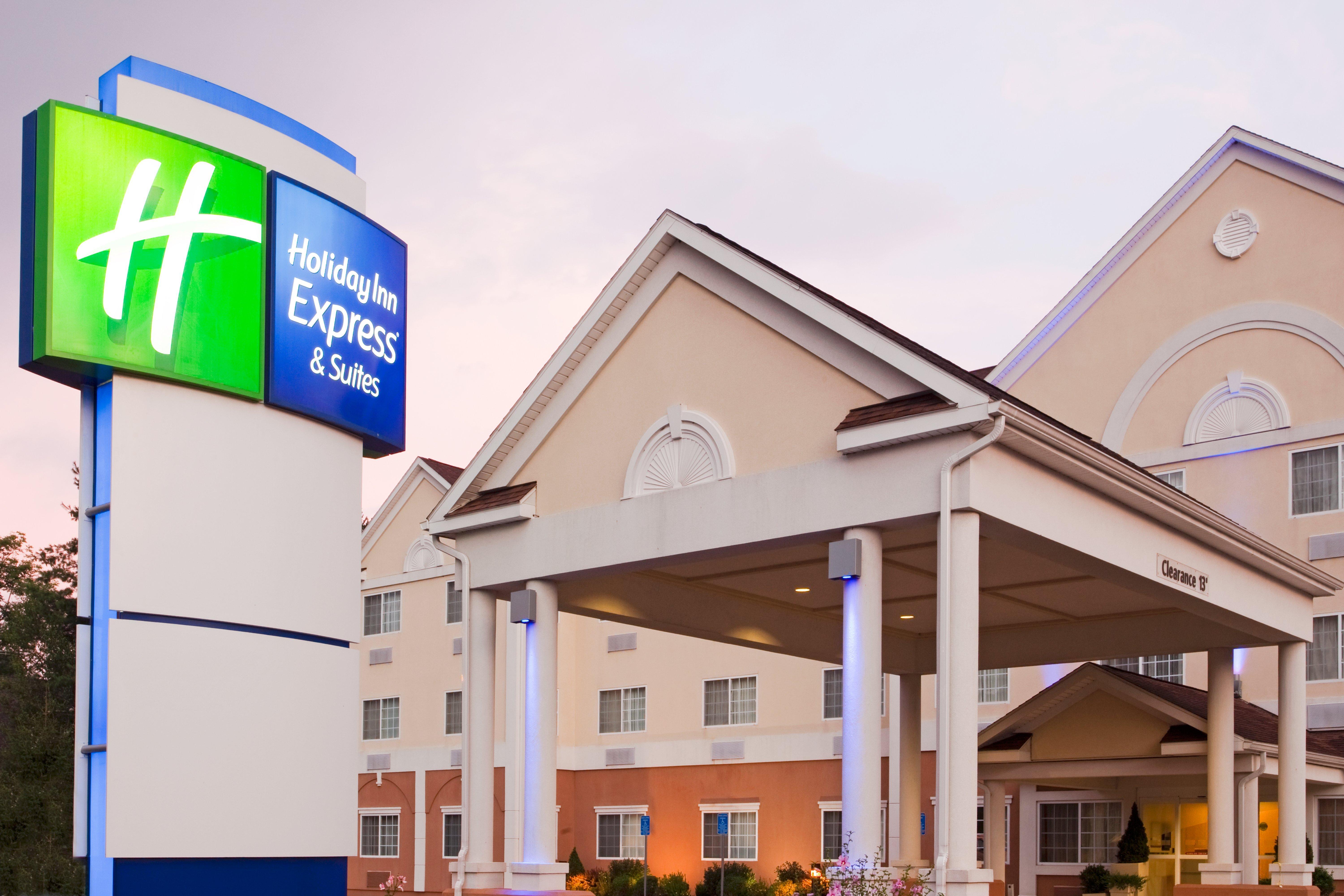 Holiday Inn Express Hotel & Suites Boston - Marlboro By Ihg Hudson Bagian luar foto