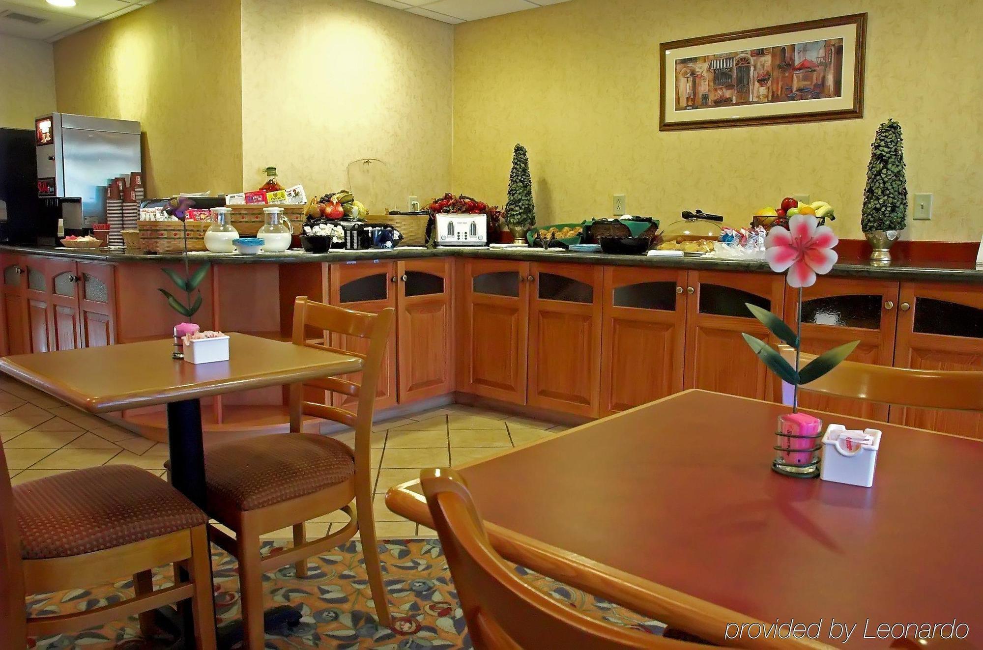 Holiday Inn Express Hotel & Suites Boston - Marlboro By Ihg Hudson Bagian luar foto