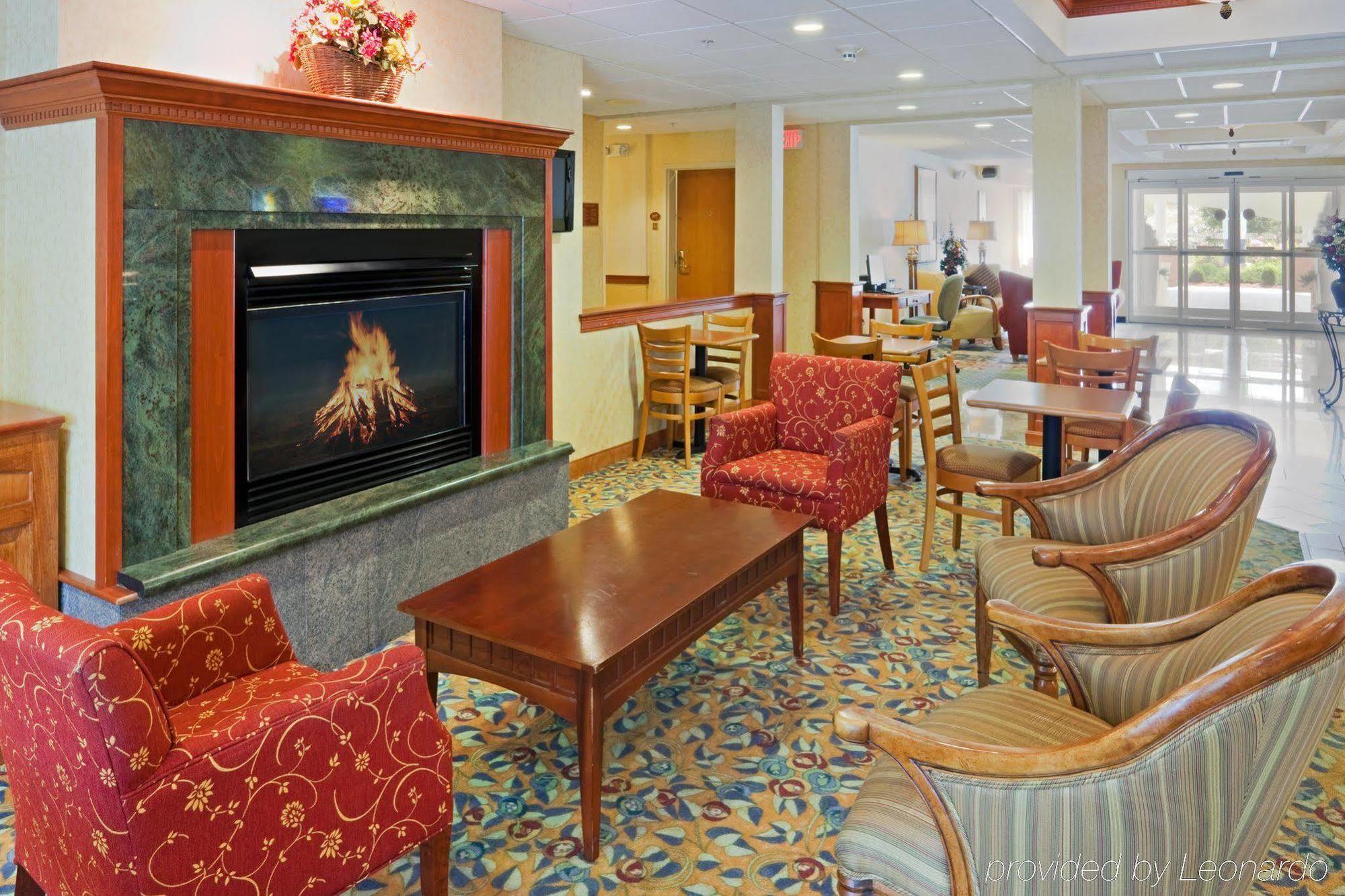 Holiday Inn Express Hotel & Suites Boston - Marlboro By Ihg Hudson Bagian luar foto