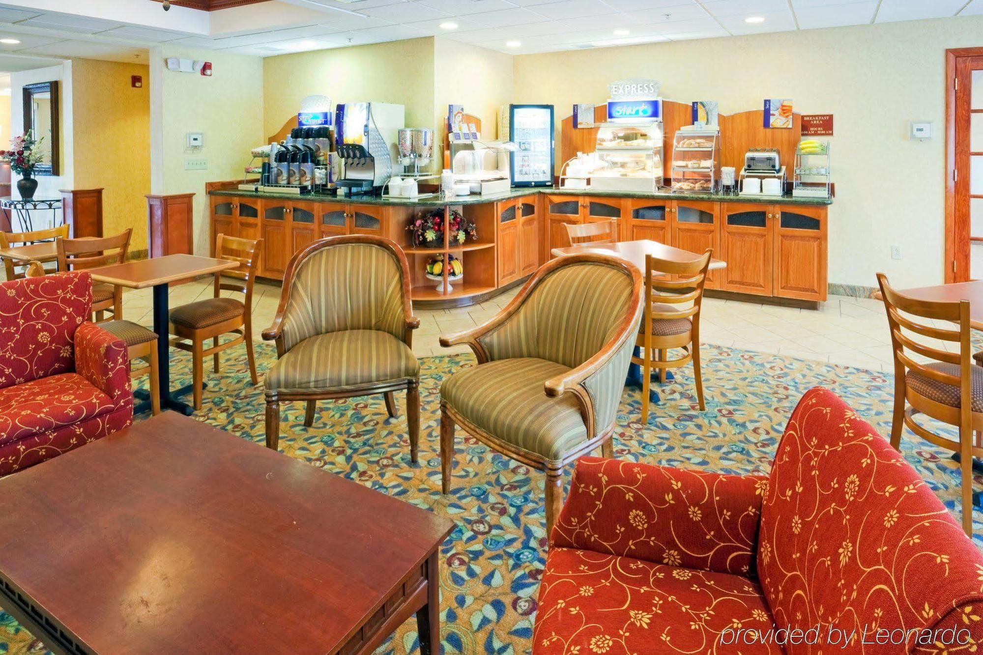 Holiday Inn Express Hotel & Suites Boston - Marlboro By Ihg Hudson Bagian luar foto