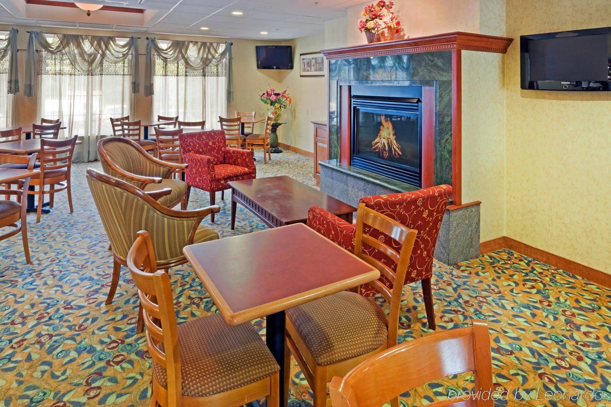 Holiday Inn Express Hotel & Suites Boston - Marlboro By Ihg Hudson Bagian luar foto